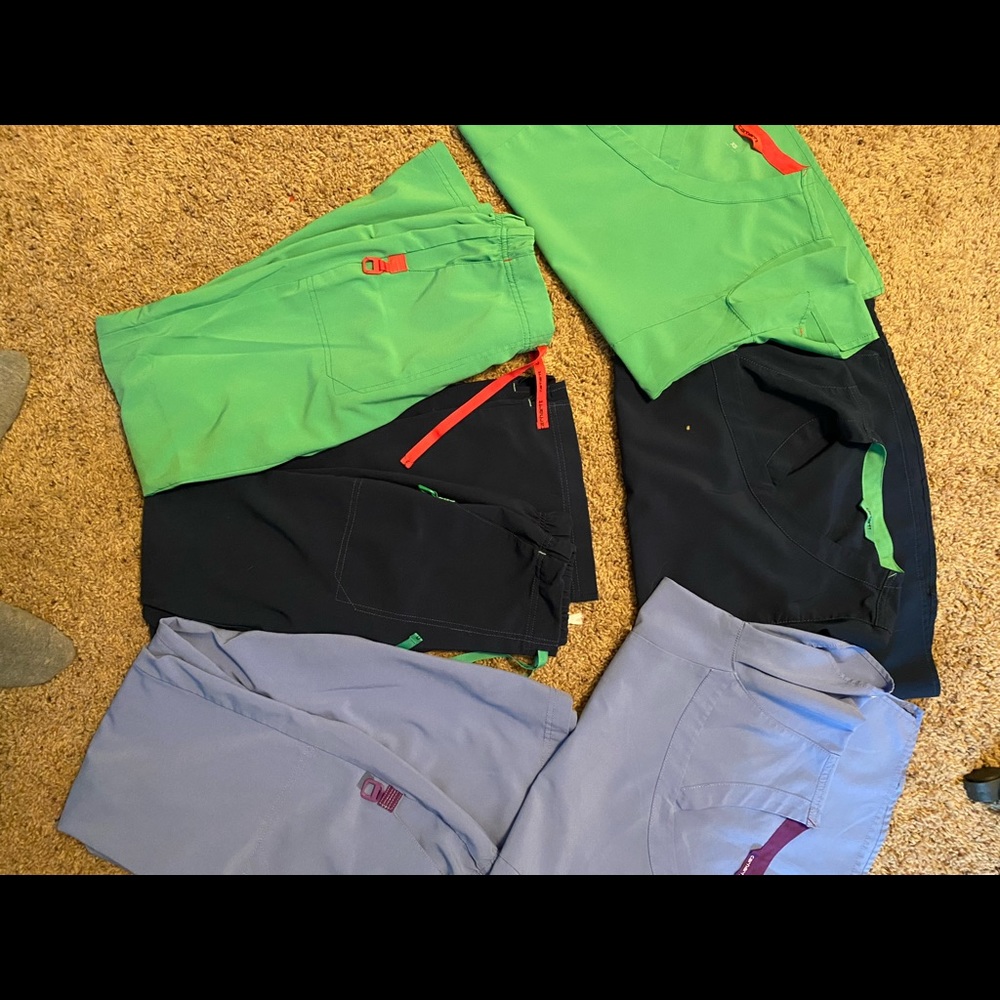 3 Scrub sets Carhartt